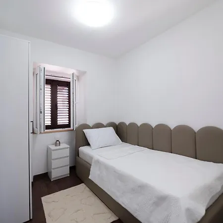 Golden Pearl Villa Rab Town